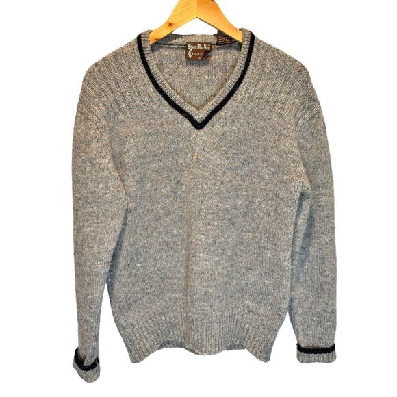 Vintage Brian MacNeil Gray V-neck Wool Blend Sweater - size Large - Picture 1 of 5